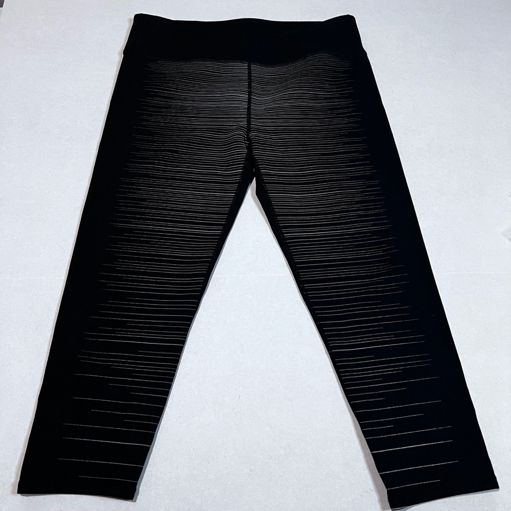 Fabletics Ingrid Ii Reflective Capri Leggings Siz… - image 1